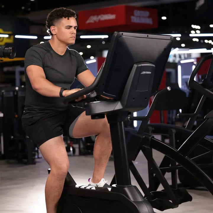 Life Fitness Club Series + Upright Cycle Cardio Life Fitness