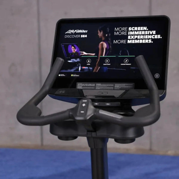 Life Fitness Club Series + Upright Cycle Cardio Life Fitness