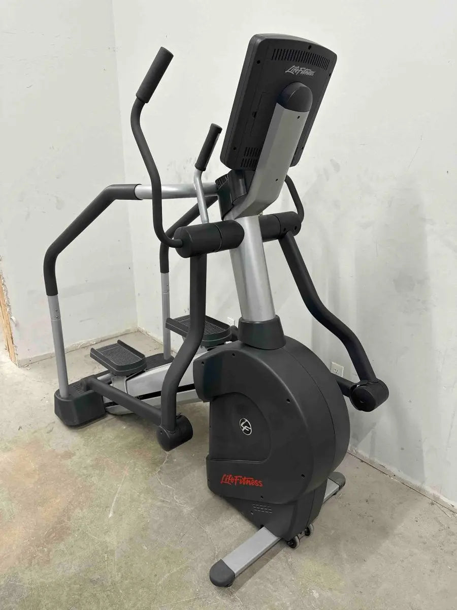 Used Life Fitness Summit Trainer